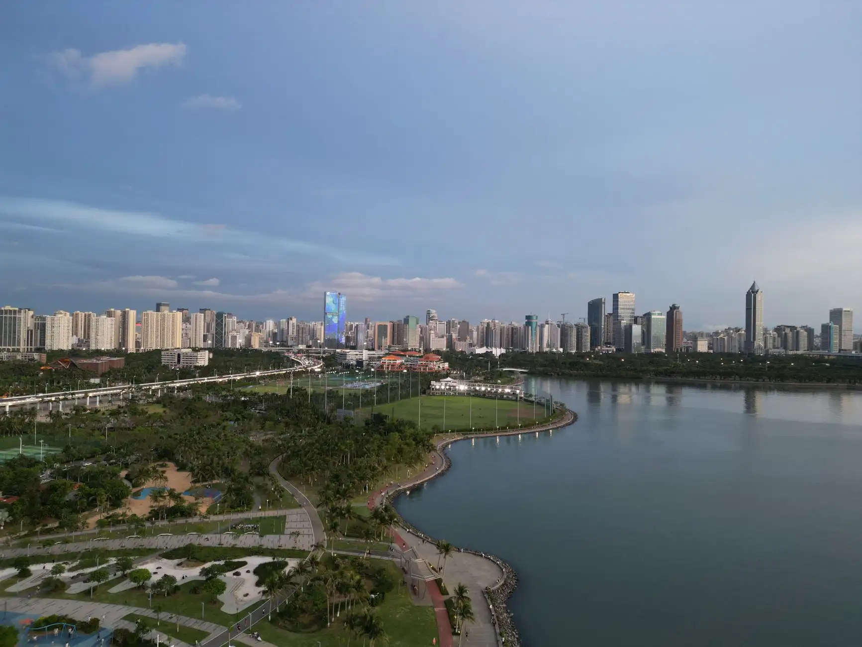2024年安防行业技术趋势:AI摄像头与智能弱电系统的融合